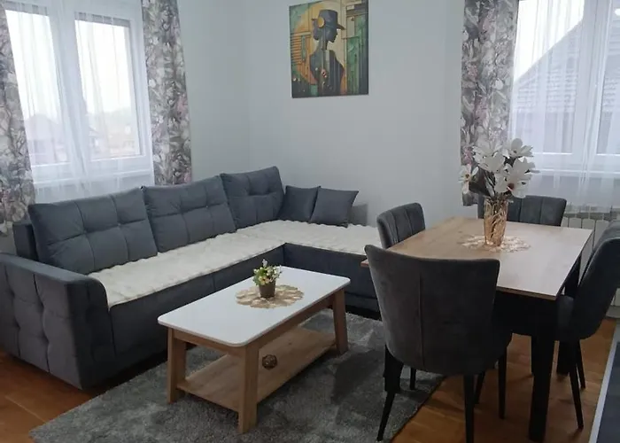 Aurea Elegant Lux 公寓 *